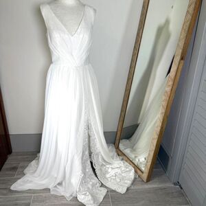 Romantic Boho Wedding Dress US Size 8 with Lace Inset V-Neck Train